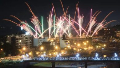 Photo of Villa Carlos Paz recibió el Año Nuevo con un espectacular show de fuegos artificiales en la costanera