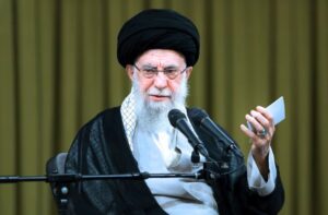 Photo of Irán advirtió a Estados Unidos que atacará sus bases en Medio Oriente si hay una ofensiva militar