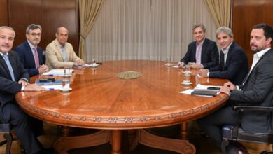 Photo of Luis Caputo recibió a la UIA y destacó medidas de la reforma laboral