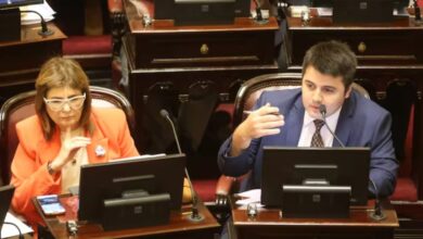 Photo of Reforma Laboral: el Gobierno reconoce quita de derechos en licencias por enfermedad