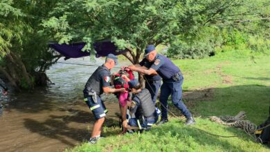 Photo of Villa de Soto: rescataron a ocho personas que quedaron aisladas por la crecida del río