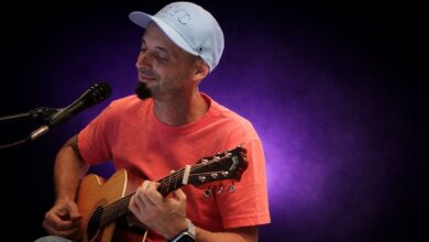 Photo of El canto como puente: Maxi Bressanini presenta su show en Villa Allende