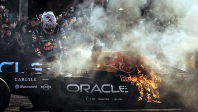 Photo of “Salí de ahí, Yuki”: el tenso momento en que el Red Bull de Tsunoda se prendió fuego en una exhibición