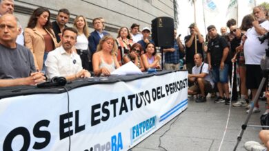 Photo of Trabajadores de prensa marcharon contra la eliminación del Estatuto del Periodista