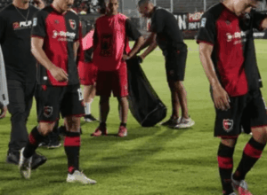 Photo of Newell’s sigue sin respuestas: jugó mal otra vez y el funcionamiento no aparece