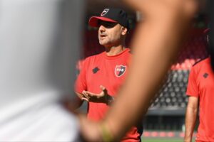 Photo of Orsi y Gómez ajustan el once: Newell’s prepara cambios para visitar a Boca en busca del primer triunfo