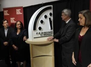 Photo of Las armas nucleares, el clima y la IA adelantan el Reloj del Apocalipsis