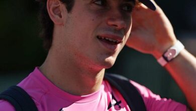 Photo of Con gorra de Boca y mate: así llegó Colapinto al paddock en Australia
