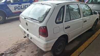 Photo of Detienen a tres personas y logran recuperar un auto robado en barrio Pueyrredón