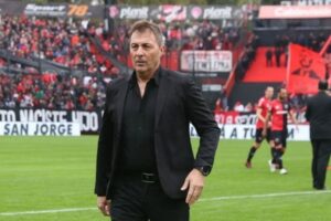 Photo of Newell’s oficializó el regreso de Frank Kudelka como entrenador