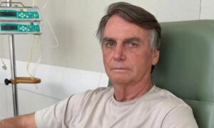 Photo of Bolsonaro fue trasladado a un hospital de Brasilia tras presentar vómitos y escalofríos