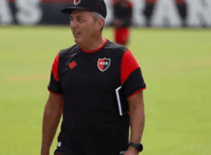 Photo of Newell’s busca refuerzos tras el clásico: prioridad para un volante y dudas en el arco