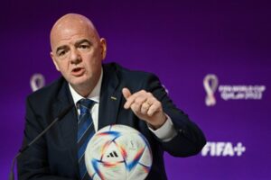 Photo of Infantino propone expulsiones inmediatas ante gestos vinculados a expresiones racistas