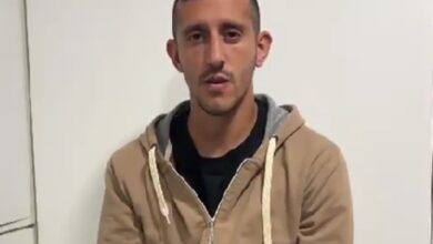 Photo of Rompió el silencio: habló el futbolista detenido en un avión tras gritar “¡bomba!”