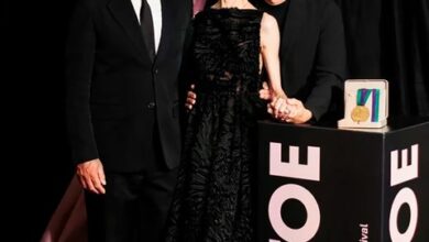 Photo of Antonio Banderas y Lucía Lacarra entregaron a Julio Bocca el premio Lux Ductor en Málaga