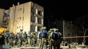 Photo of Irán advirtió que intensificará su ofensiva y habló de la “rendición” de Israel y EE.UU