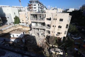 Photo of Al menos seis heridos dejó un ataque de Irán con misiles en el centro de Tel Aviv