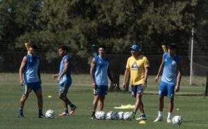 Photo of Con la Libertadores en la cabeza, Almirón arma un mix para viajar a Río Cuarto