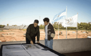 Photo of Colapinto visitó las renovaciones del Autódromo de Buenos Aires, que sueña con la vuelta de la Fórmula 1