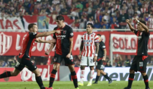 Photo of Unión lo peleó, pero Newell’s fue más efectivo y se llevó un triunfo clave