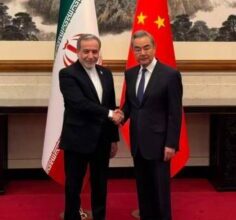 Photo of Irán destacó un encuentro “constructivo” con China y pidió apoyo para la paz regional