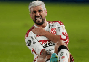 Photo of Alarma en Uruguay: De Arrascaeta se fracturó la clavícula y está con un pie afuera del Mundial