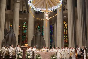 Photo of El papa León XIV condenó la guerra durante su visita a la Sagrada Familia