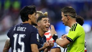 Photo of El Mundial estrenó una nueva regla del VAR: corrigieron una amarilla después de que el juego ya había continuado